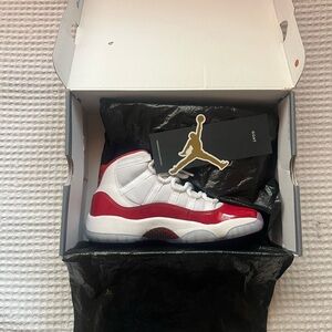 Jordan Cherry 11s size 5,5y boys in perfect condition never worn